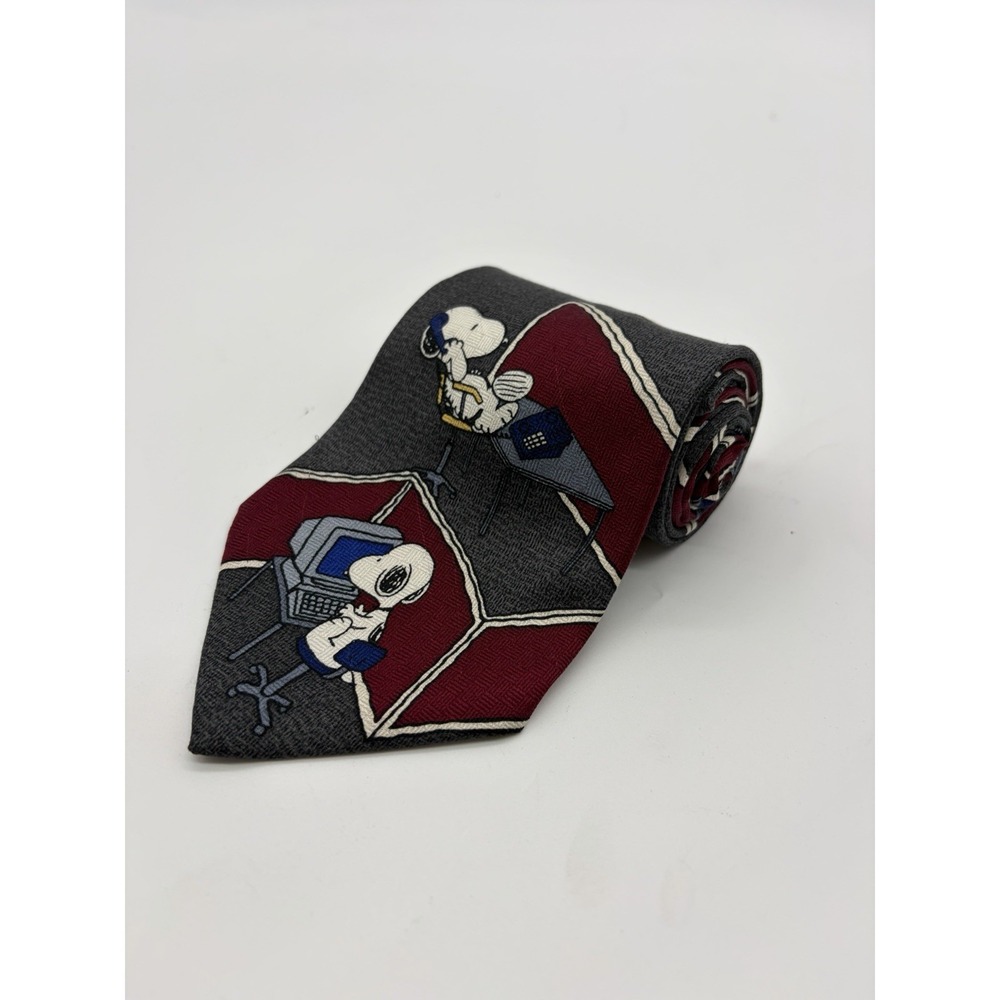 burgundy Peanuts character necktie featuring Snoopy At Work